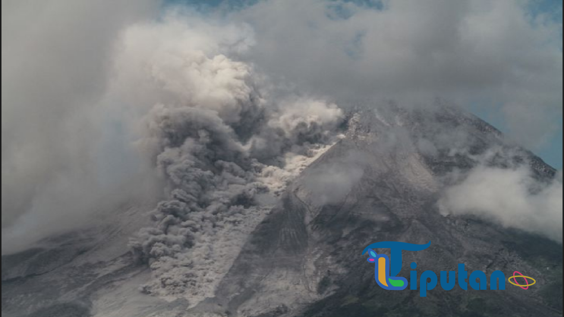 Pagi Ini, Gunung Merapi Kembali Muntahkan Awan Panas