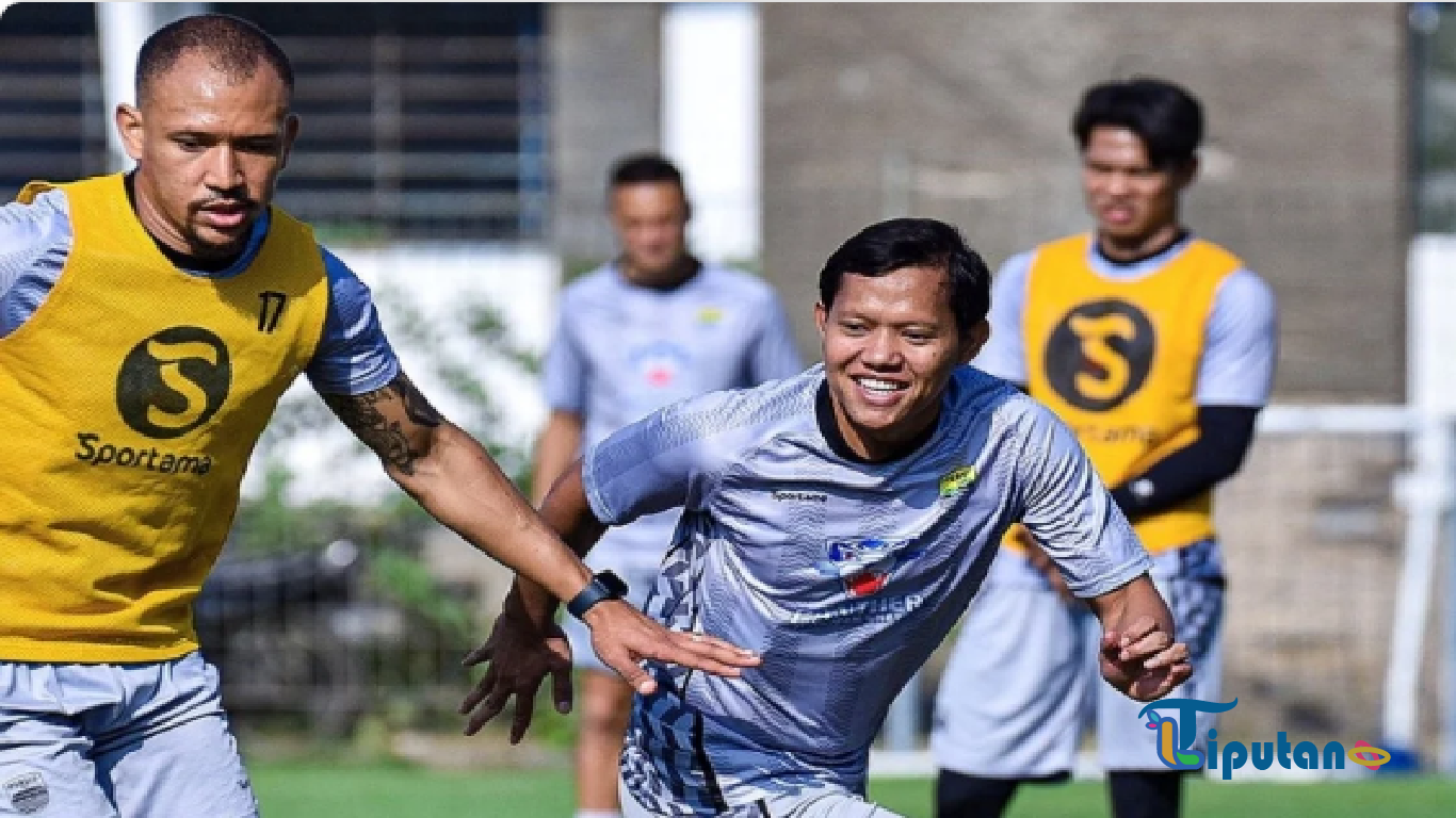 Penilaian Pelatih Persib untuk Debut Manis Dimas Drajad dan Adam Alis