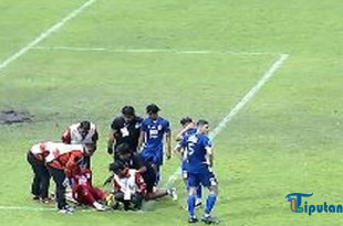 Adi Satryo Kesulitan Berjalan, Alfeandra Dewangga Pingsan dan Dilarikan ke Rumah Sakit Setelah PSIS Dikalahkan Arema FC