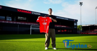 Kata-kata Thom Haye Usai Gabung Almere City: Optimisme dan Semangat Baru