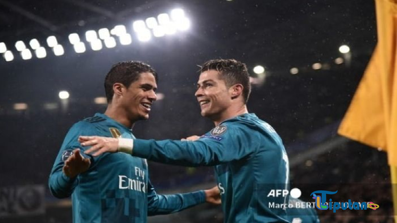 Varane Pensiun Setelah Bermain Hanya 23 Menit di Como, Ronaldo Ikut Ucapkan Salam Perpisahan