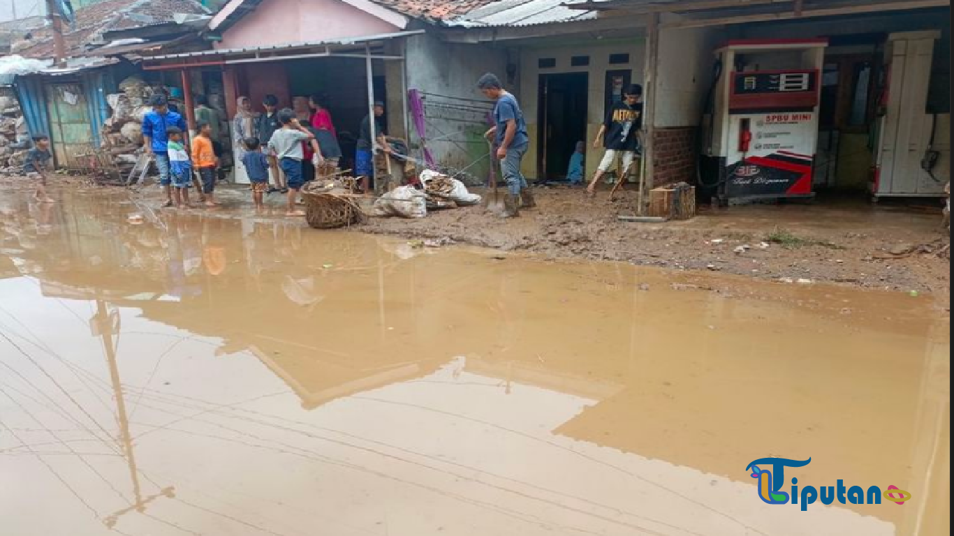 Banjir Melanda Jawa Barat, Ratusan Rumah Terendam dan Akses Jalan Terputus