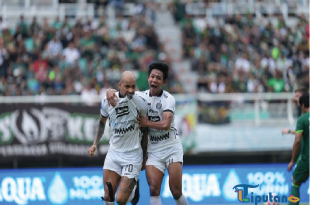 Carlos Pena Apresiasi Keakraban The Jakmania dan Bonek di Laga Persebaya vs Persija