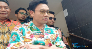 Denny Sumargo Kunjungi Rumah Farhat Abbas Usai Tantangan Berkelahi