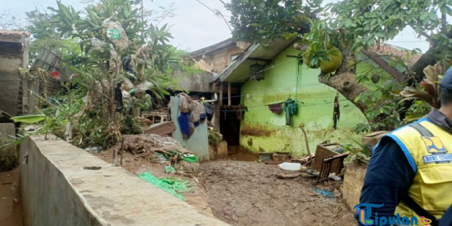 Hujan Deras Picu Bencana Banjir dan Longsor di Kabupaten Bandung dan Sekitarnya