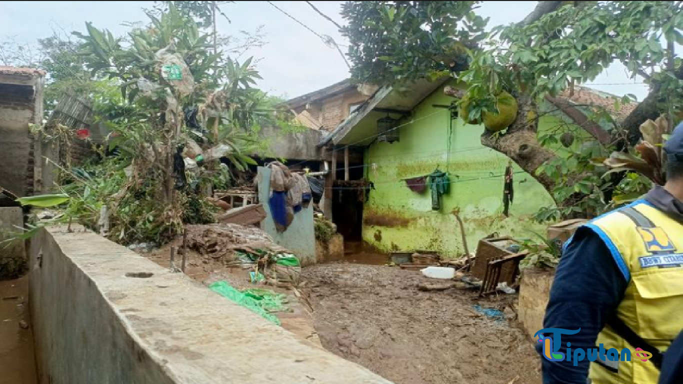 Hujan Deras Picu Bencana Banjir dan Longsor di Kabupaten Bandung dan Sekitarnya