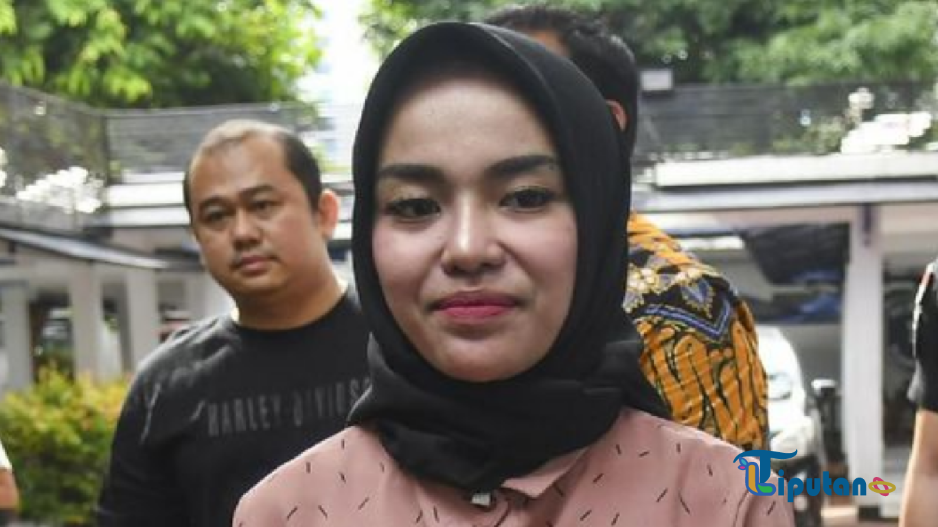 Medina Zein Mengajukan Gugatan Cerai terhadap Lukman Azhari Saat Masih di Penjara