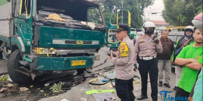 Truk Boks Menabrak Sejumlah Mobil dan Motor di Tangerang, Sopir Diteriaki Tabrak Lari