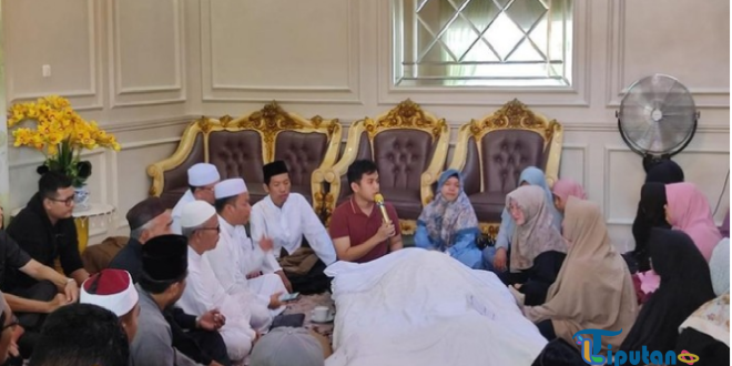 Ustaz Solihin Dimakamkan di Pangkalan Gelebak, Bersebelahan dengan Ustaz Taufik