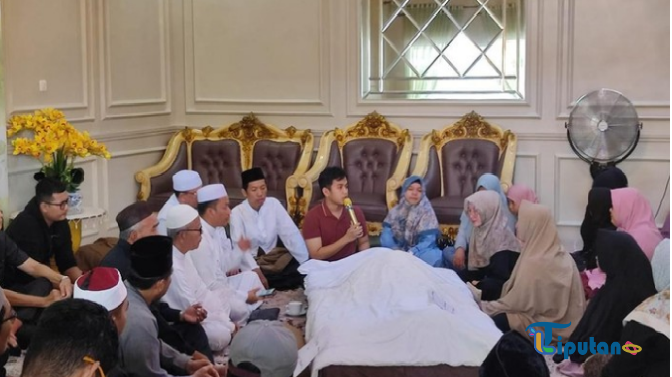 Ustaz Solihin Dimakamkan di Pangkalan Gelebak, Bersebelahan dengan Ustaz Taufik