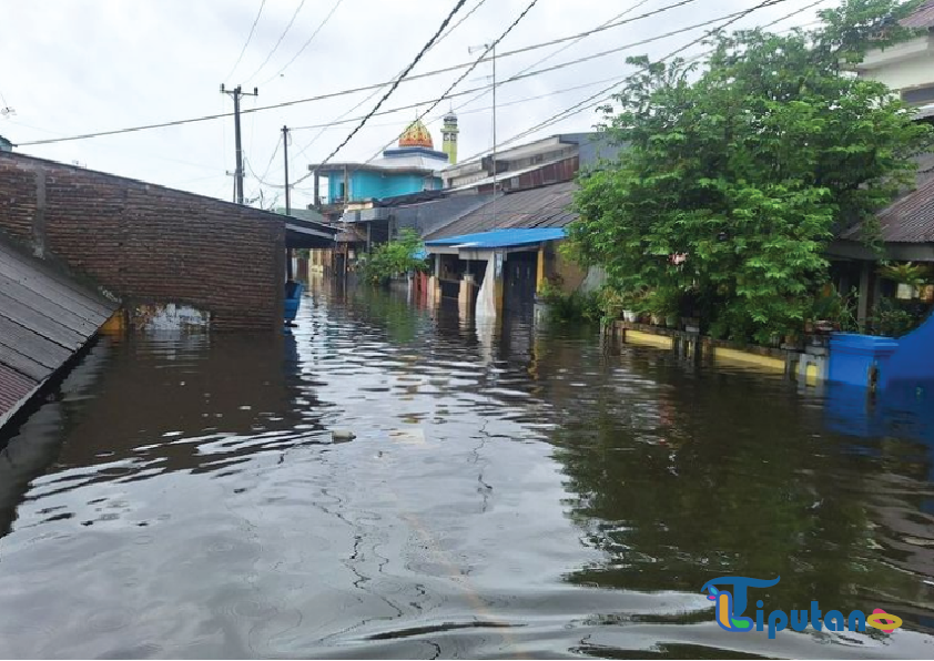 Banjir di Makassar: Pengungsi Mengeluhkan Gatal-Gatal dan Masuk Angin