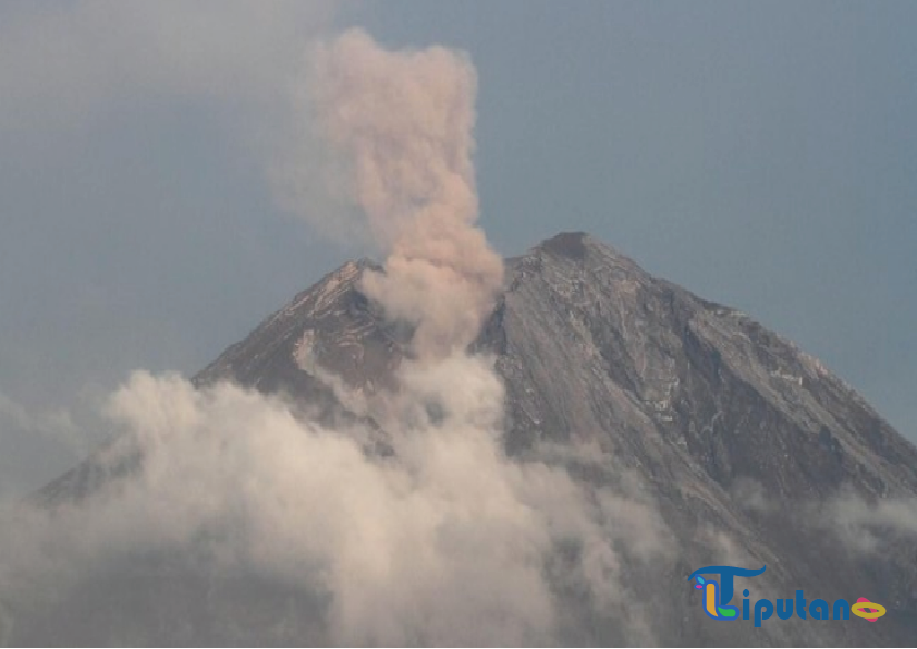 Gunung Semeru Erupsi Empat Kali, Kolom Abu Mencapai 1.100 Meter