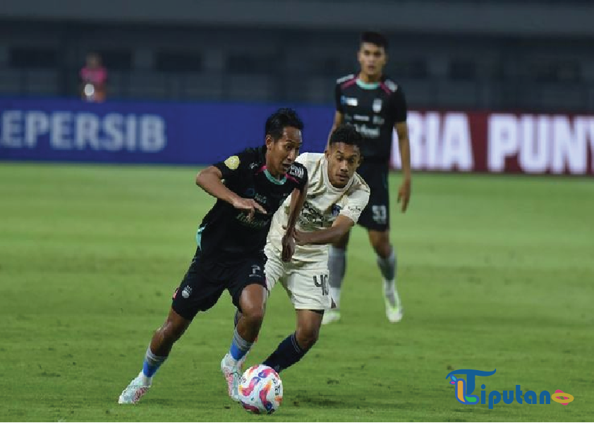 Hasil Liga 1: Persib Bandung Tundukkan 10 Pemain Persita, Diwarnai Kartu Merah dan Makin Dekati Persebaya