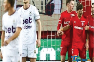 Mees Hilgers Absen, FC Twente Raih Kemenangan Comeback Dramatis atas Eks Klub Ragnar Oratmangoen