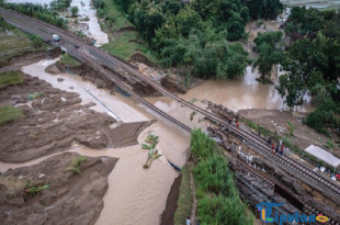 Banjir Terjang Batang, Enam Jembatan Rusak Parah