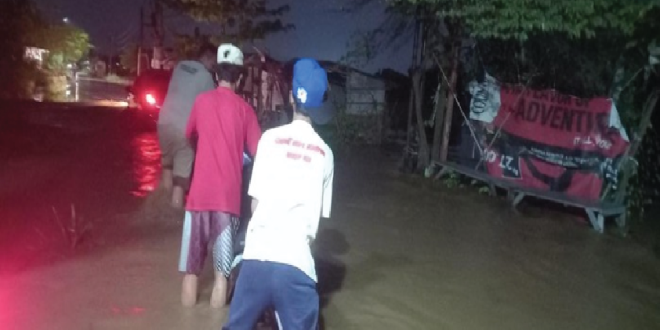 Banjir Tiba-Tiba Terjadi, Gegerkan Warga Dawuan Cirebon