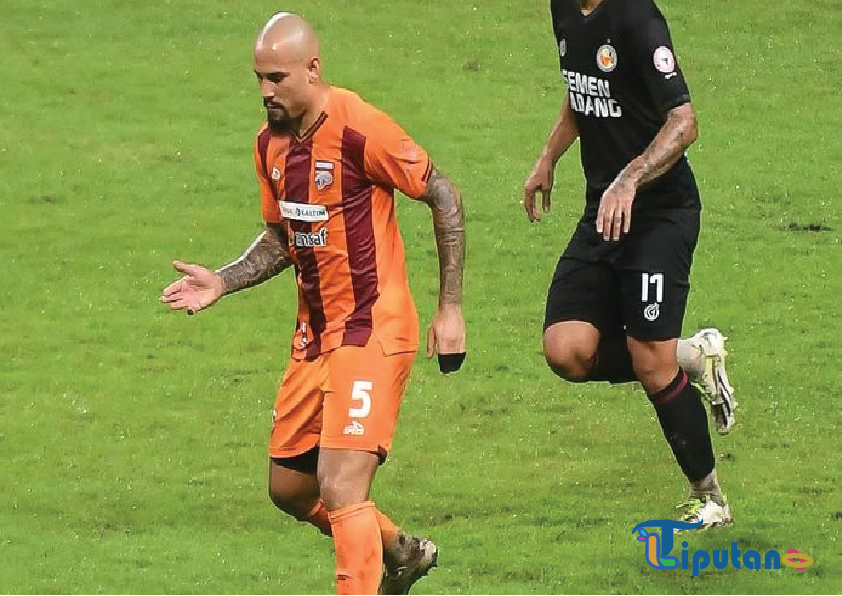 Hasil Liga 1: Diwarnai Kartu Merah, Semen Padang Sukses Keluar dari Zona Degradasi Usai Menang Comeback atas Borneo FC